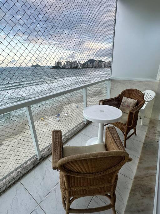 Hermoso Dpto Con Vista Frontal Al Mar Pitangueiras Guaruja Exterior photo